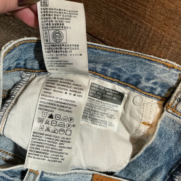 Levi’s with Premium Big E Straight Jeans Women’s Size 24x30 - Picture 6 of 14